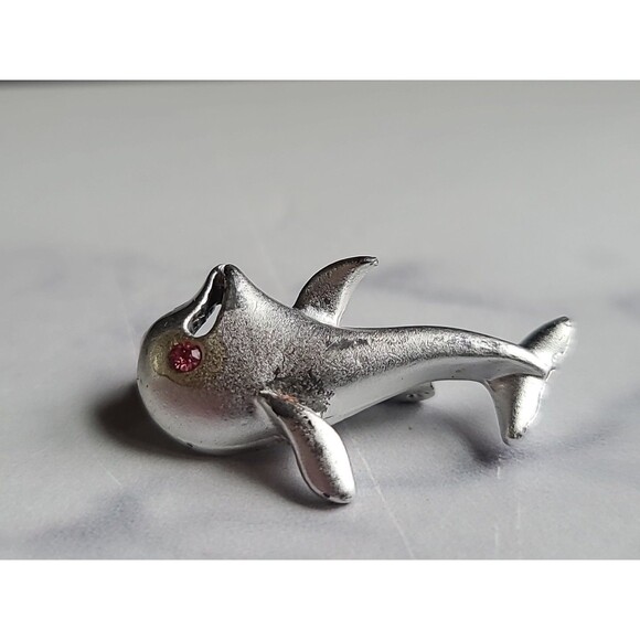 Dolphin Shaped Pink Rhinestone Eye Silver Tone Brooch Vintage Costume Jewelry - Picture 7 of 10